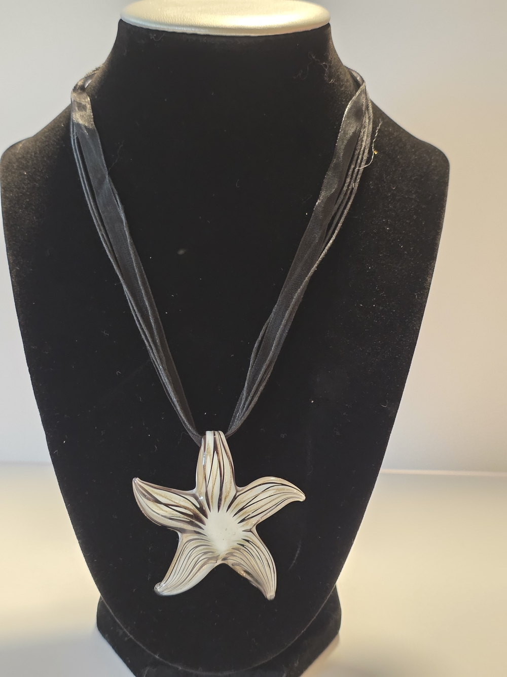 Fashion Jewelry Cream Starfish Pendant Necklace on Black Cord